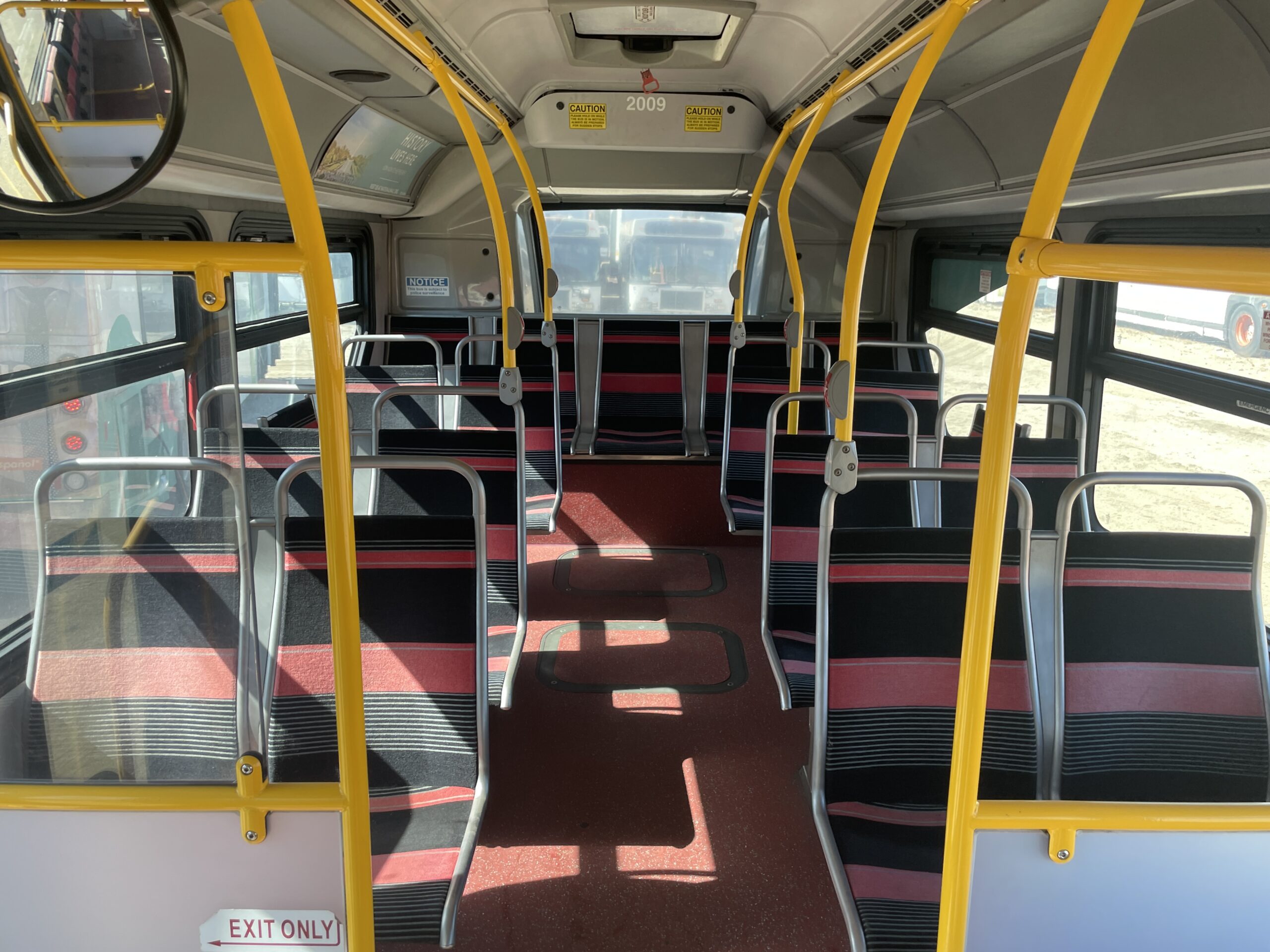 40FT 2015 New Flyer XDE40 - Image 3