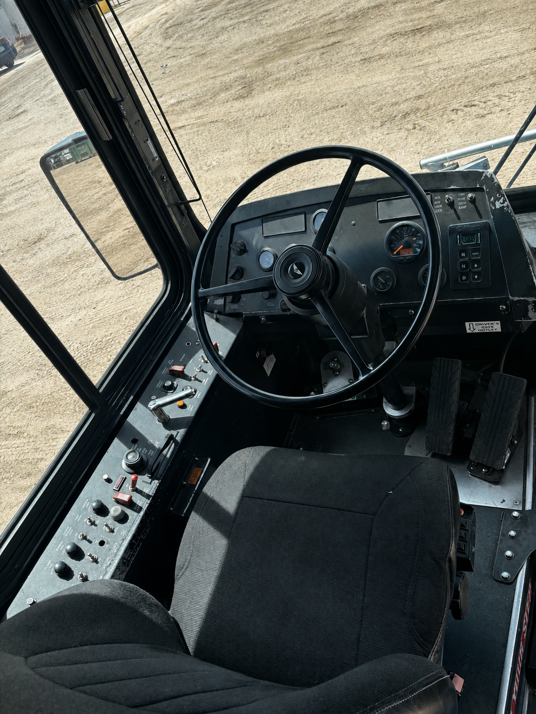 60FT 2006 N Flyer D-60LF - Image 4
